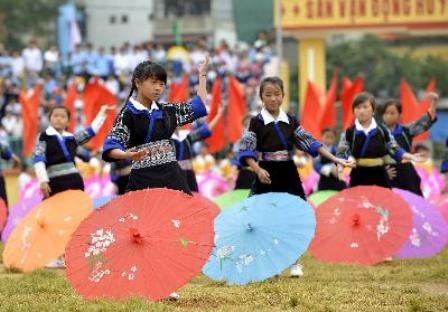 Khai mạc Tuần văn hóa, thể thao và du lịch Mù Cang Chải năm 2013 - ảnh 1